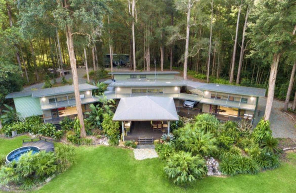Dezen Accomodation Palmview Exterior photo